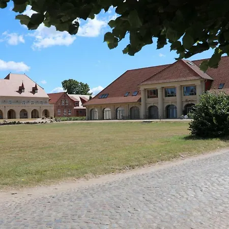 Schloss Am Haff * Stolpe auf Usedom